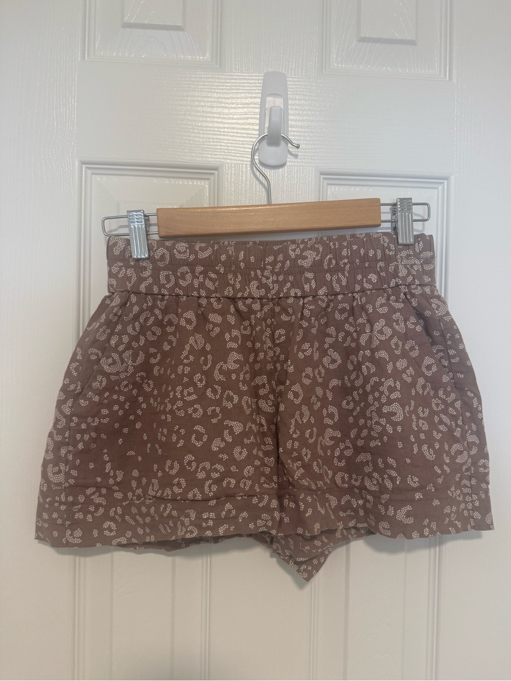 A New Day Relaxed Women's Shorts - Taupe Leopard